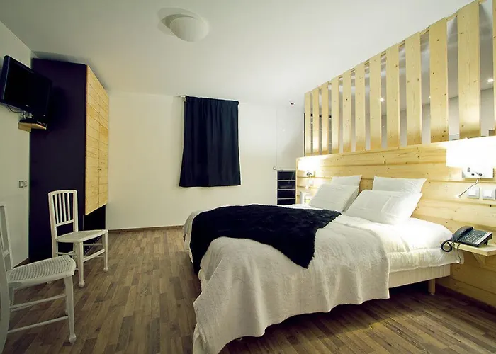 Maison Casadebaig 3* لارونس