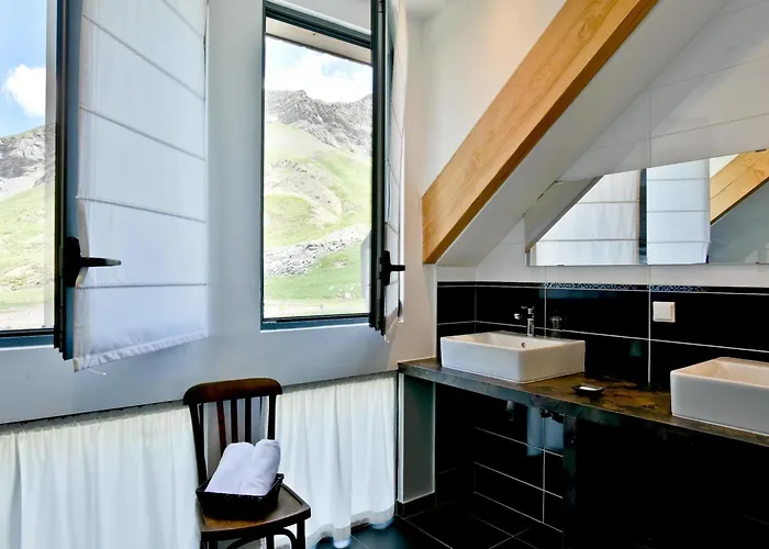 Maison Casadebaig 3* لارونس