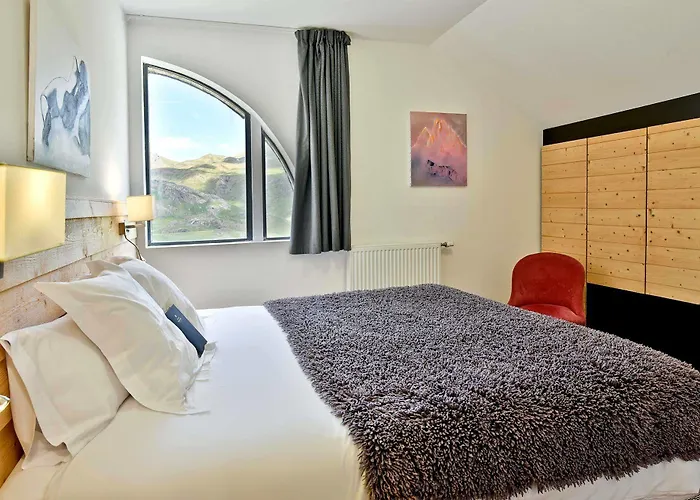 Maison Casadebaig فندق 3*